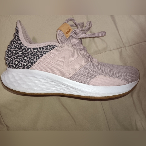 New Balance Women's Mauve and Leopard Sneakers - Picture 5 of 6